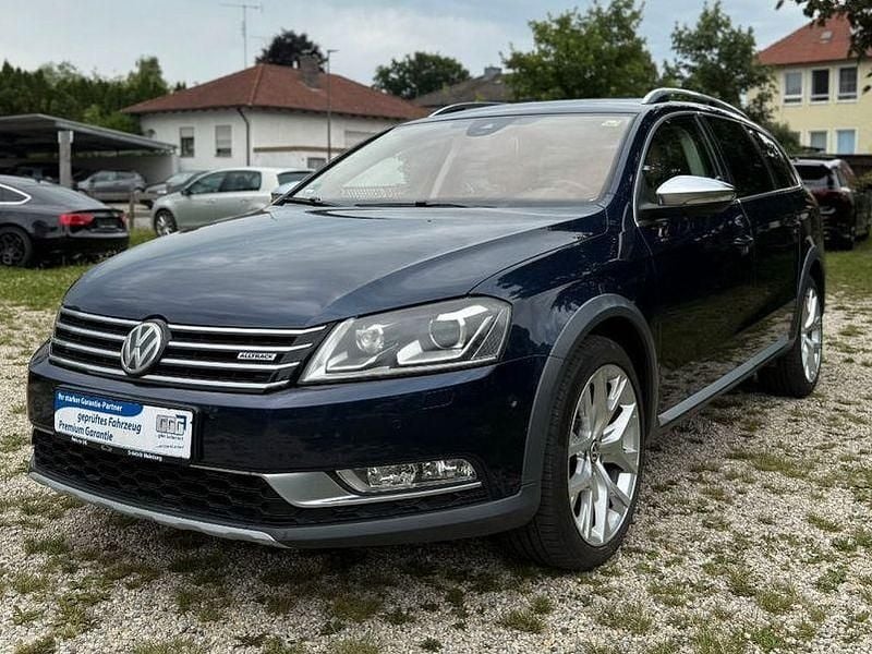 Blau Gebraucht 2013 VW Passat Alltrack Kombi | 10.990 € (Guter Preis) - Bild 1/4