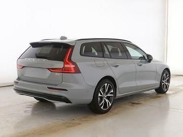 Gebraucht Volvo V60 Plus 197 PS (144 kW) 2025 Grau Kombi