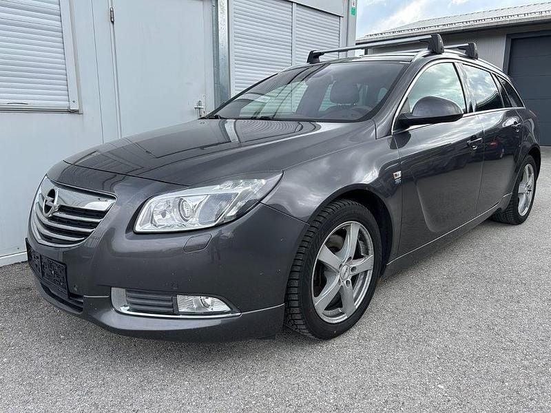 Grau Gebraucht 2011 Opel Insignia Sport Kombi | 2.350 € (Superpreis) - Bild 1/4