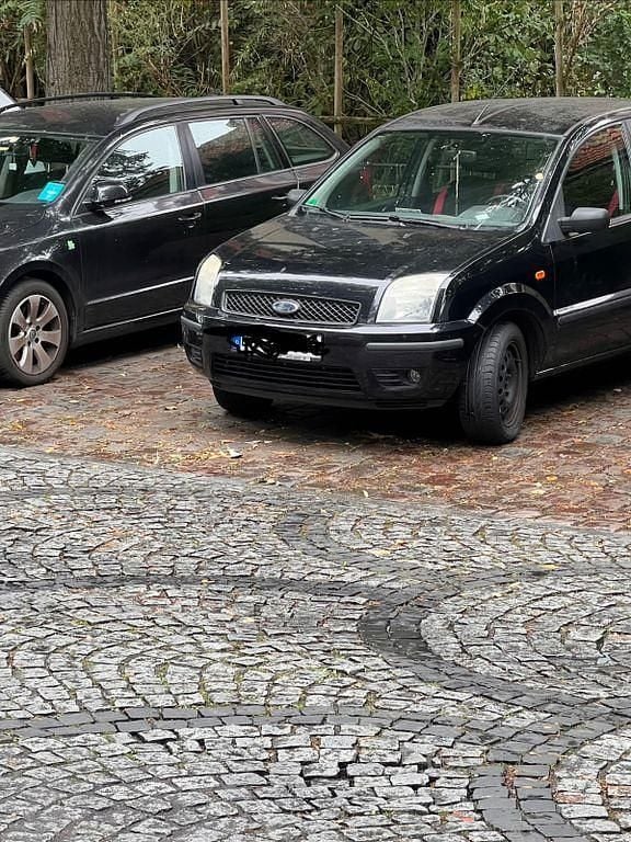 Blau Gebraucht 2004 Ford Fusion Ambiente Limousine | 600 € (Superpreis) - Bild 1/2