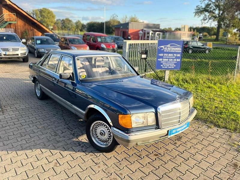 Blau Gebraucht 1982 Mercedes 380 Limousine | 2.900 € - Bild 1/4
