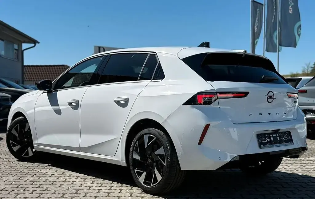 Neu Opel Astra 145 PS (106 kW) 2026 Weiß Limousine
