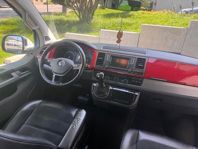 Używany VW T6 Generation Six 204 KM (150 kW) 2016 Czerwony Van