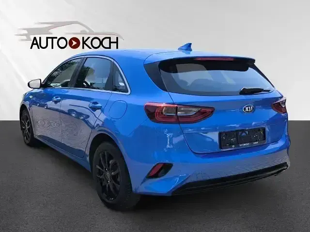 Gebraucht Kia Ceed Vision 140 PS (102 kW) 2020 (b3l) blue flame met. Kleinwagen