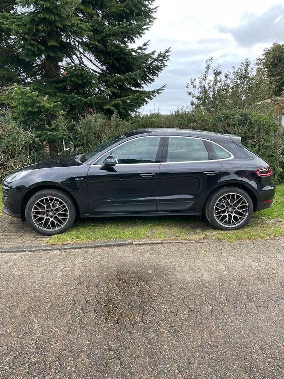 Schwarz Gebraucht 2017 Porsche Macan S SUV | 33.500 € (Guter Preis) - Bild 1/2