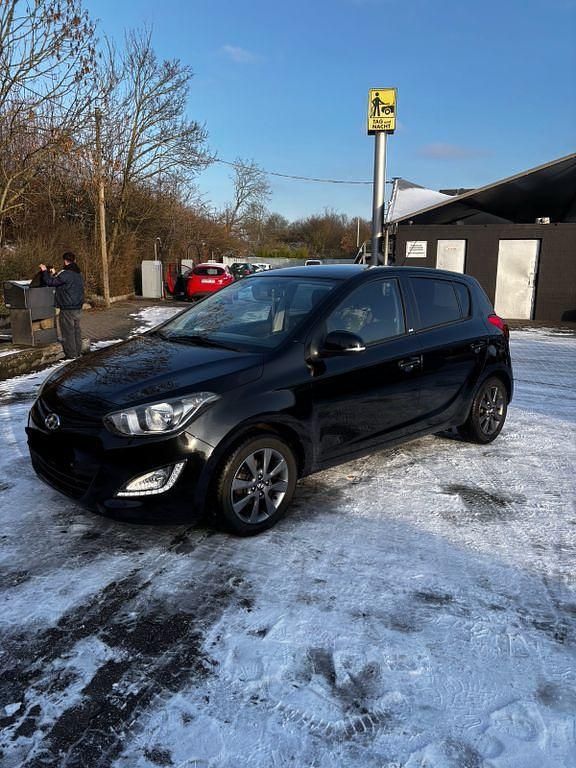 Gebraucht Hyundai i20 GO! 75 PS (55 kW) 2014 Schwarz Kleinwagen