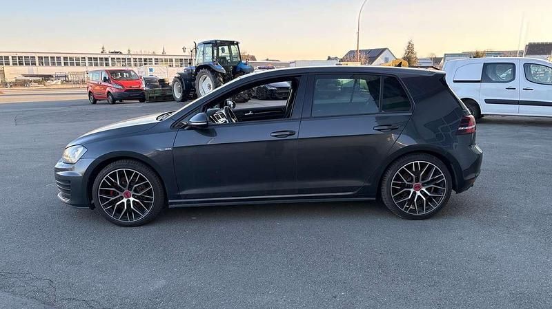 Gebraucht VW Golf VII GTD 184 PS (135 kW) 2015 Carbon steel grey metallic Kleinwagen