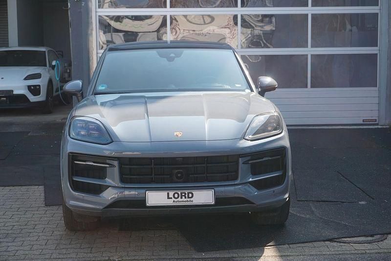 Gebraucht Porsche Cayenne 519 PS (381 kW) 2024 Grau SUV