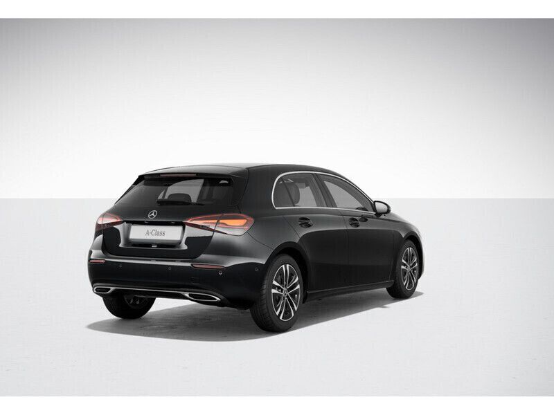 Gebraucht Mercedes A200 Advanced 163 PS (119 kW) 2024 Schwarz Coupé