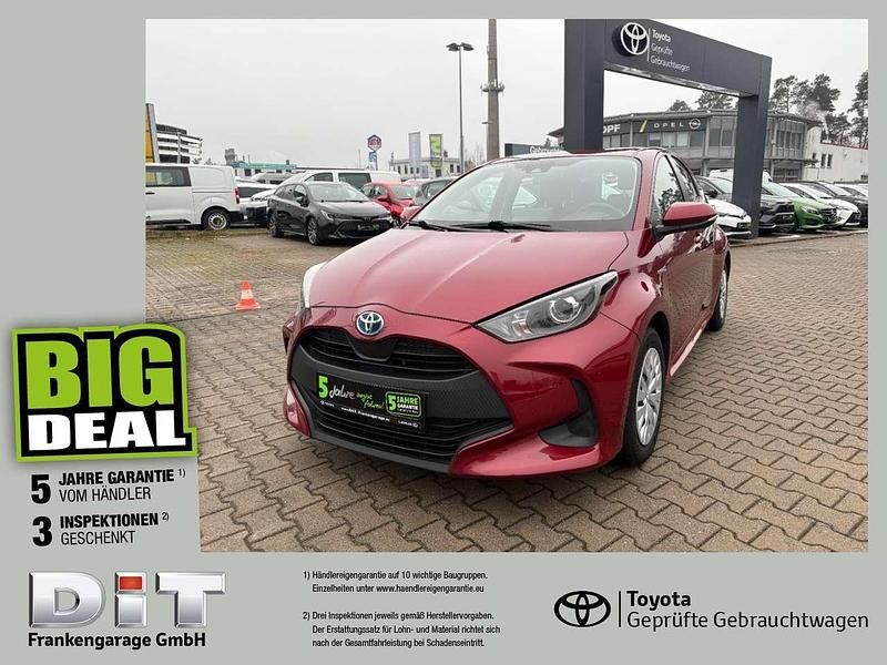 Tokiorot perleffekt Gebraucht 2021 Toyota Yaris Hybrid Comfort Kleinwagen | 15.490 € (Guter Preis) - Bild 1/4