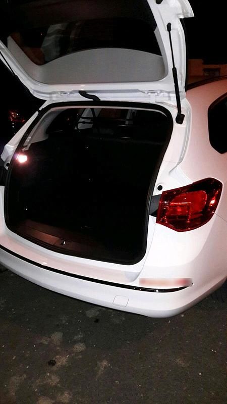 Gebraucht Opel Astra 101 PS (74 kW) 2013 Weiß Kombi