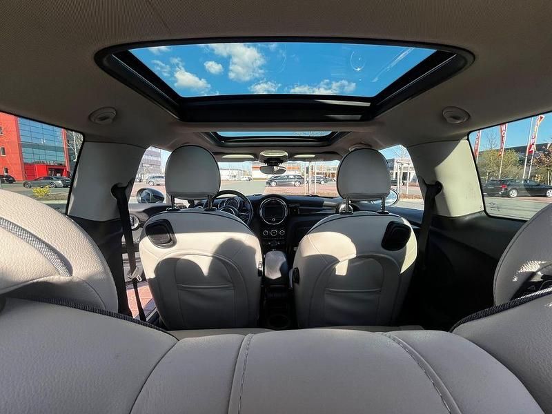 Second-hand Mini Cooper 136 CP (100 kW) 2015 Negru Hatchback