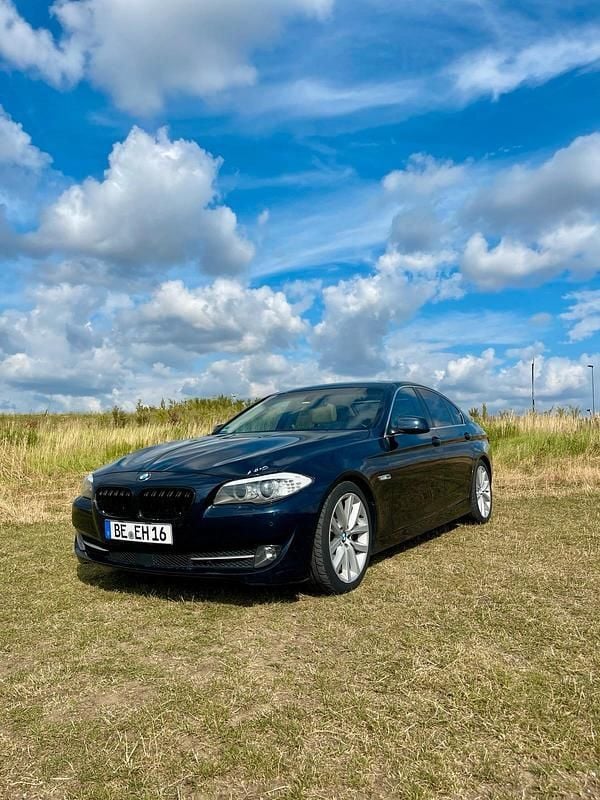 Blau Gebraucht 2010 BMW 530 Limousine | 8.000 € (Superpreis) - Bild 1/4
