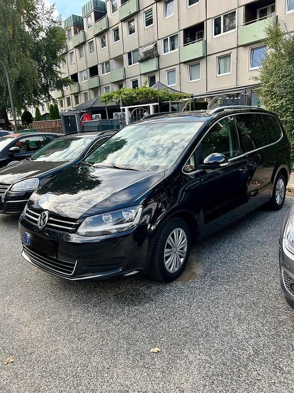 Schwarz Gebraucht 2011 VW Sharan Highline Van / Kleinbus | 12.000 € (Etwas zu teuer) - Bild 1/4