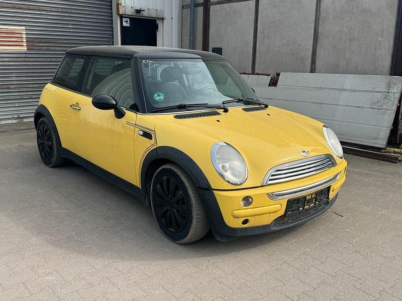 Second-hand Mini Cooper 116 CP (85 kW) 2002 Galben Hatchback