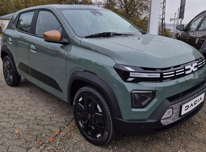 Grün Neu 2024 Dacia Spring Extreme Kleinwagen | 18.540 € (Fairer Preis) - Bild 1/3