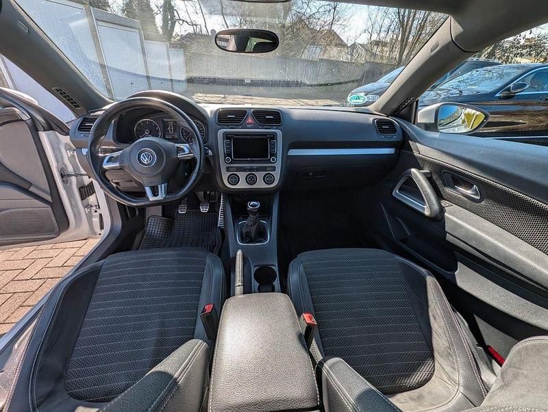 Gebraucht VW Scirocco 122 PS (89 kW) 2009 Weiß Coupé