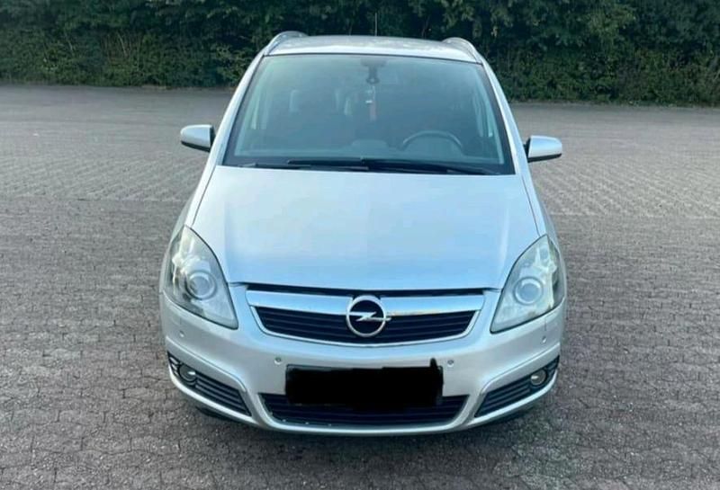 Silber Gebraucht 2005 Opel Zafira Van / Kleinbus | 3.400 € (Teuer) - Bild 1/4