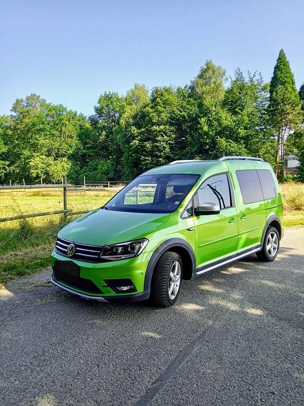 Grün Gebraucht 2017 VW Caddy Van / Kleinbus | 18.000 € (Etwas zu teuer) - Bild 1/4