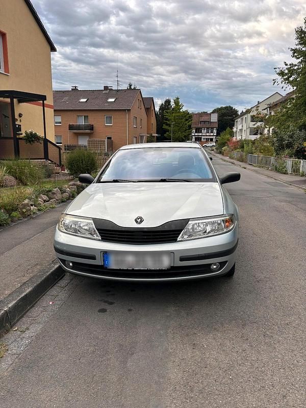 Silber Gebraucht 2002 Renault Laguna II Limousine | 799 € - Bild 1/4