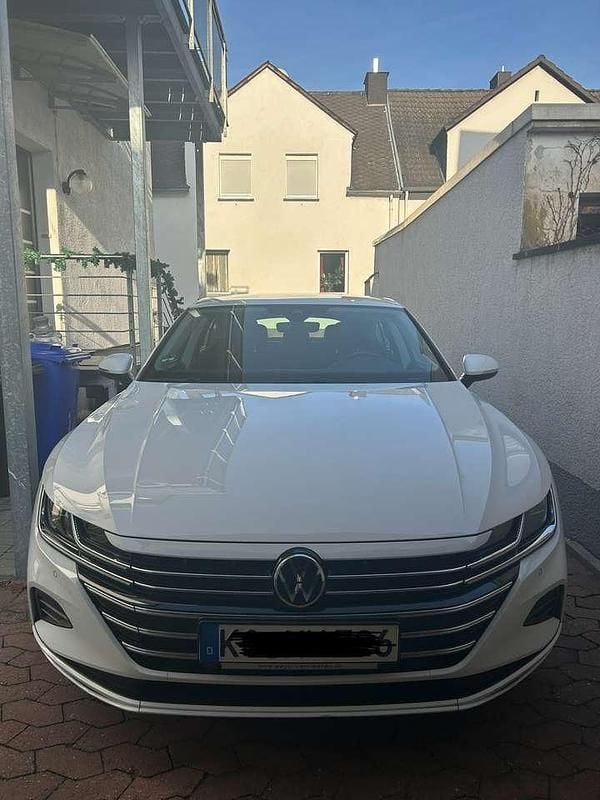 Weiß Gebraucht 2022 VW Arteon Basis Coupé | 25.999 € (Guter Preis) - Bild 1/4