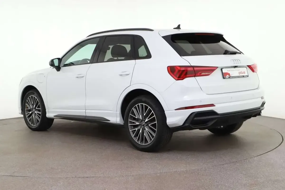 Gebraucht Audi Q3 S-Line 245 PS (180 kW) 2021 Gletscherweiß metallic SUV