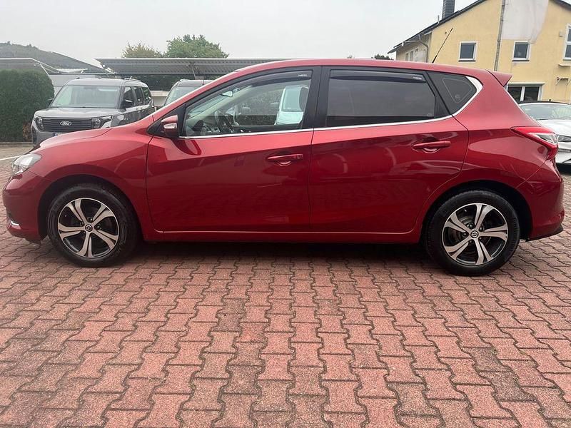 Gebraucht Nissan Pulsar 116 PS (85 kW) 2017 Rot Kleinwagen