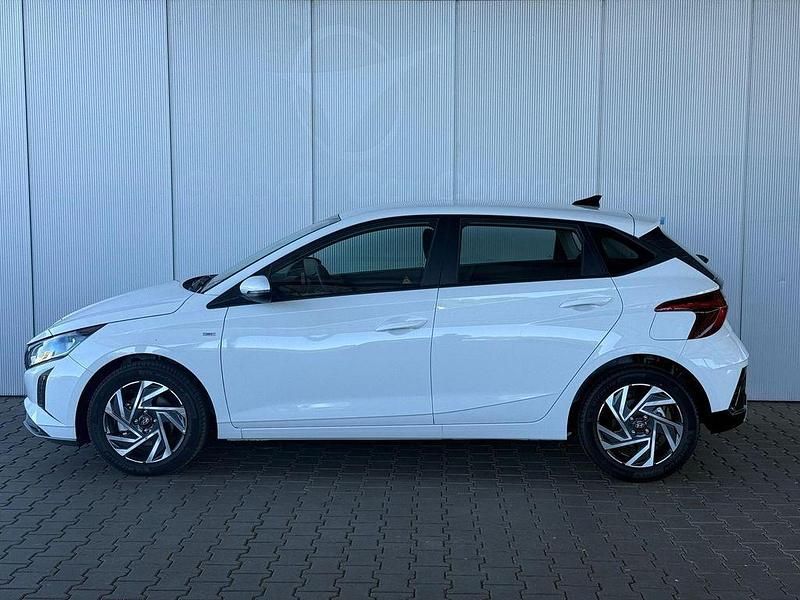 Weiß Neu 2025 Hyundai i20 Comfort Limousine | 19.100 € (Fairer Preis) - Bild 1/4