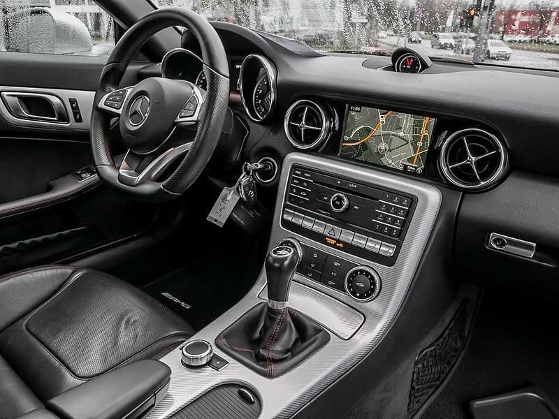 Gebraucht Mercedes SLC200 AMG 184 PS (135 kW) 2018 Iridium silber Cabrio