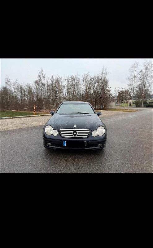 Blau Gebraucht 2002 Mercedes C180 Coupé | 999 € (Superpreis) - Bild 1/4
