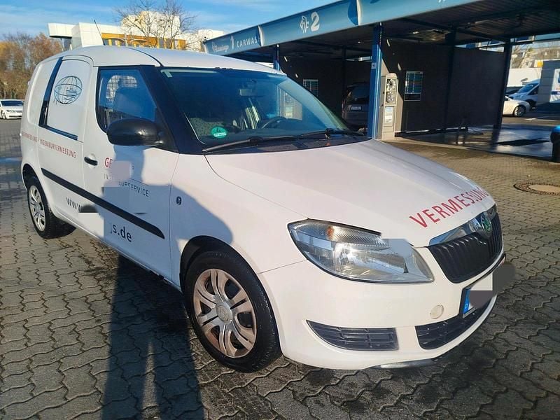 Weiß Gebraucht 2010 Skoda Roomster Van / Kleinbus | 1.100 € (Guter Preis) - Bild 1/4