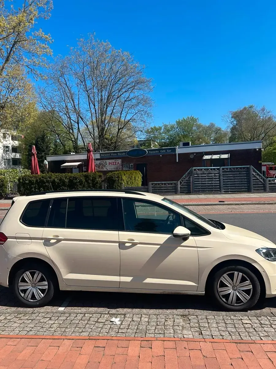 Gebraucht VW Touran 119 PS (87 kW) 2020 Gelb Van / Kleinbus