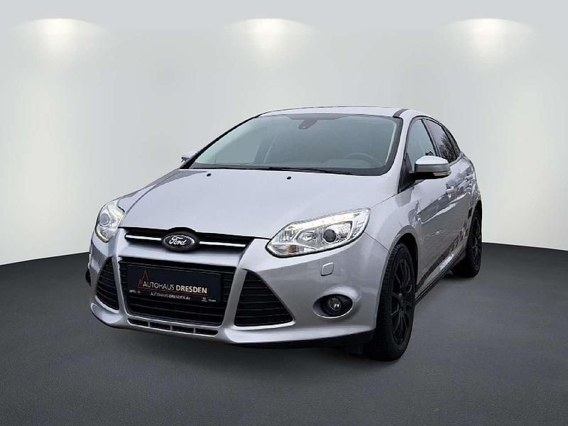 Gebraucht Ford Focus Trend 125 PS (91 kW) 2013 Polarsilber metallic Limousine