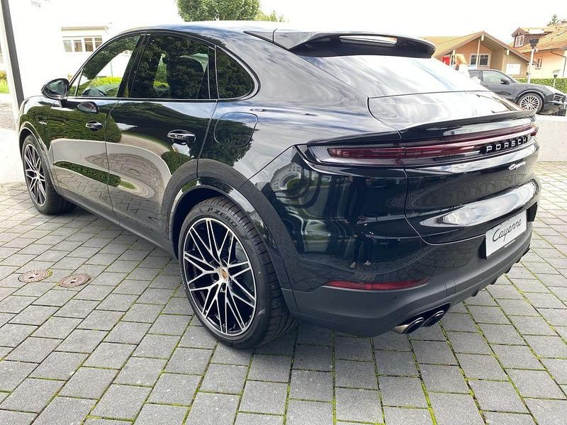 Gebraucht Porsche Cayenne 470 PS (345 kW) 2025 Chromitschwarzmetallic SUV