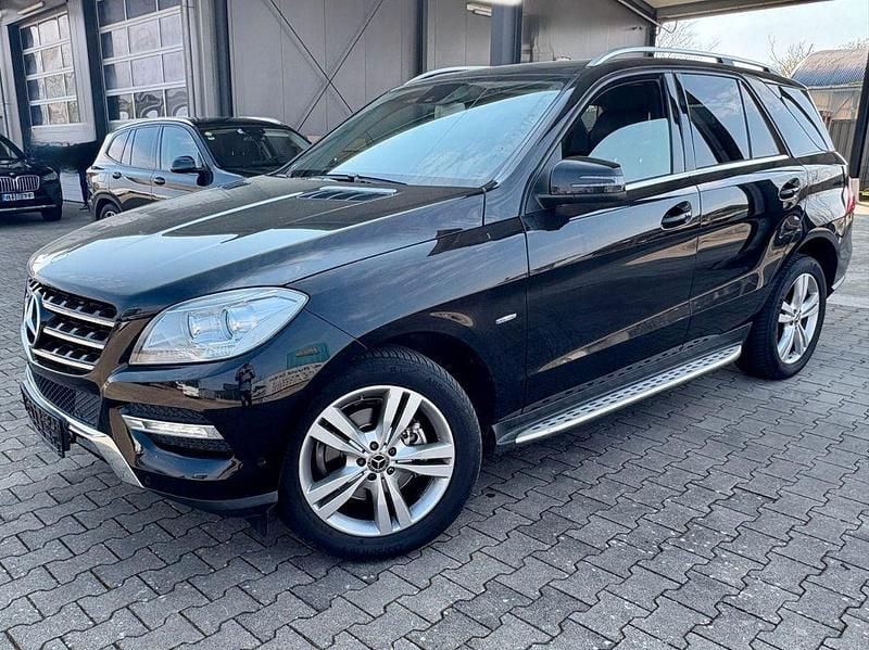 Gebraucht Mercedes ML250 204 PS (150 kW) 2012 Schwarz SUV