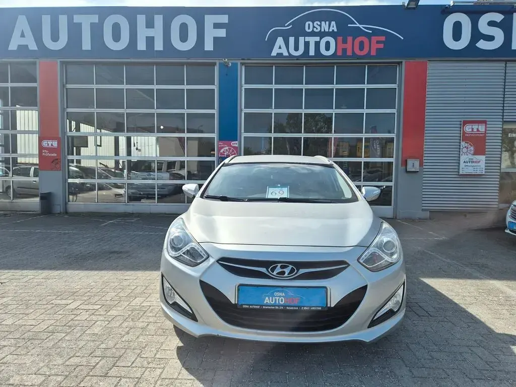 Gebraucht Hyundai i40 Edition 135 PS (99 kW) 2013 Grau Kombi
