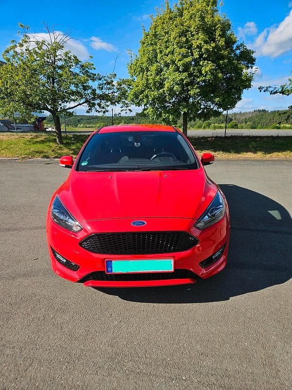 Gebraucht Ford Focus Sport 150 PS (110 kW) 2017 Rot Limousine