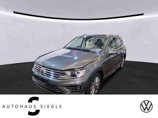 Grau Gebraucht 2016 VW Touareg R-line SUV | 34.930 € (Teuer) - Bild 1/4