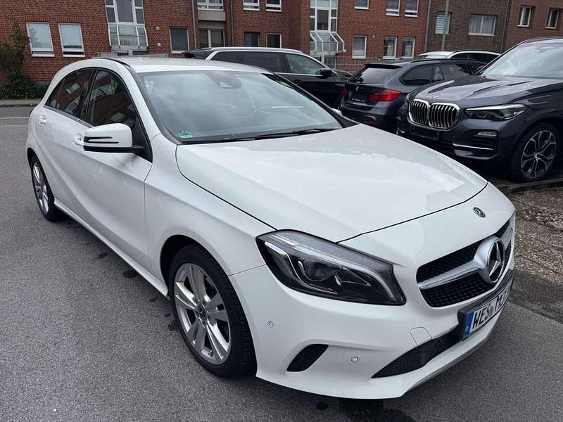Gebraucht Mercedes A180 122 PS (89 kW) 2017 Weiß Kleinwagen