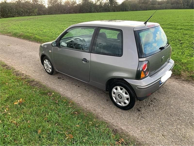 Grau Gebraucht 2004 Seat Arosa Kleinwagen | 700 € (Guter Preis) - Bild 1/4