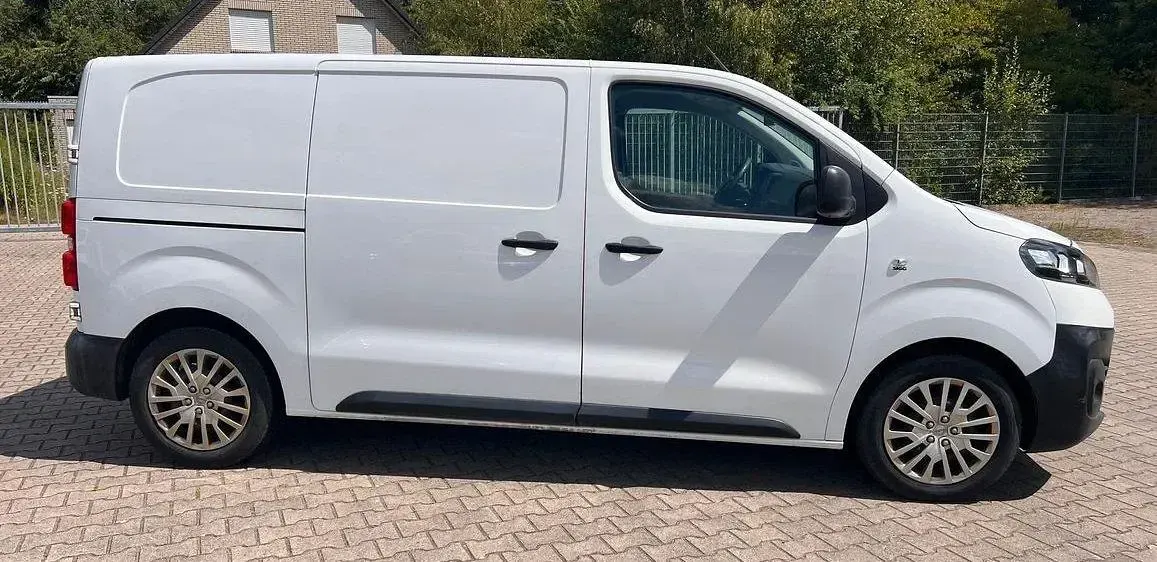 Gebraucht Opel Vivaro-e Combi 122 PS (89 kW) 2021 Weiß Van / Kleinbus