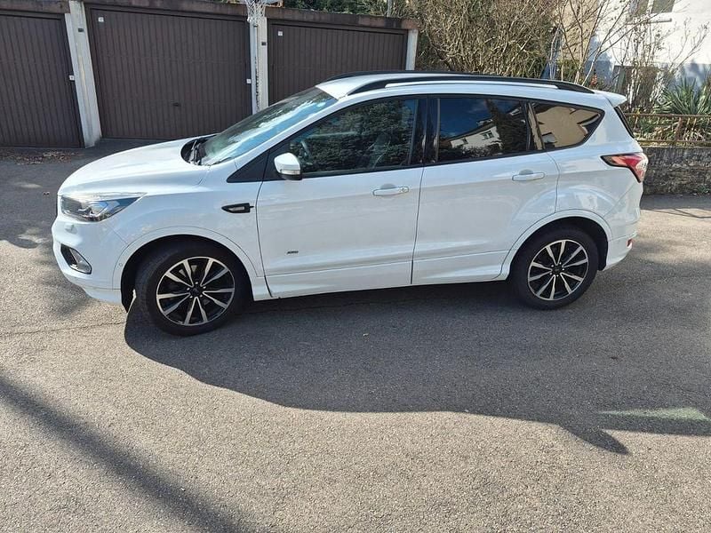 Gebraucht Ford Kuga ST-Line 182 PS (133 kW) 2017 Weiß SUV