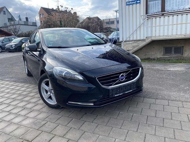 Gebraucht Volvo V40 Summum 150 PS (110 kW) 2015 Other Limousine