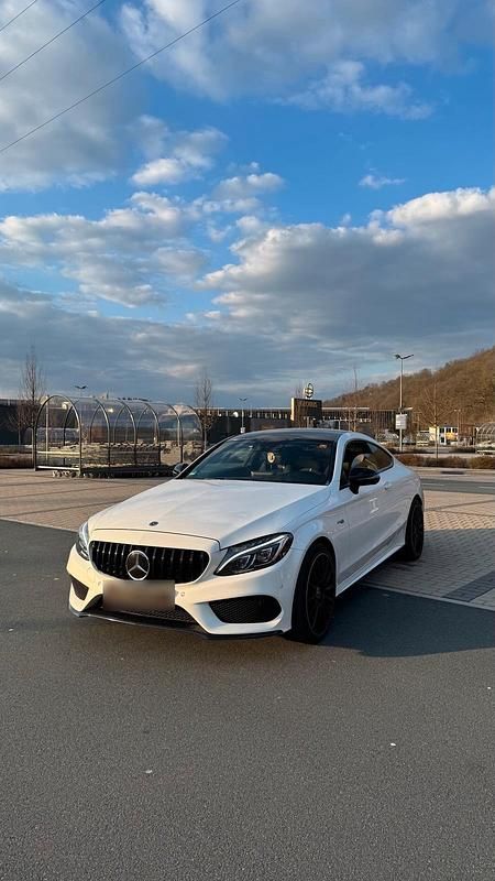 Gebraucht Mercedes C400 333 PS (244 kW) 2017 Weiß Coupé