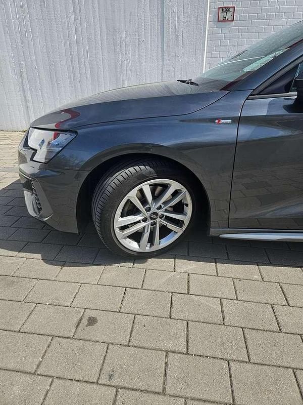 Usado Audi A3 S-Line 110 CV (80 kW) 2021 Gris Berlina