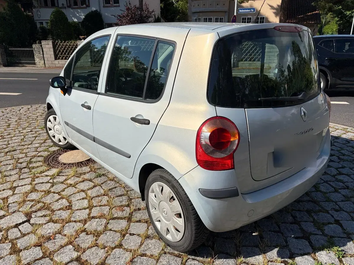 Gebraucht Renault Modus 75 PS (55 kW) 2005 Silber Van / Kleinbus