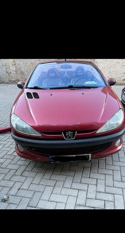 Rot Gebraucht 2004 Peugeot 206 CC Sport Cabrio | 2.000 € (Fairer Preis) - Bild 1/4