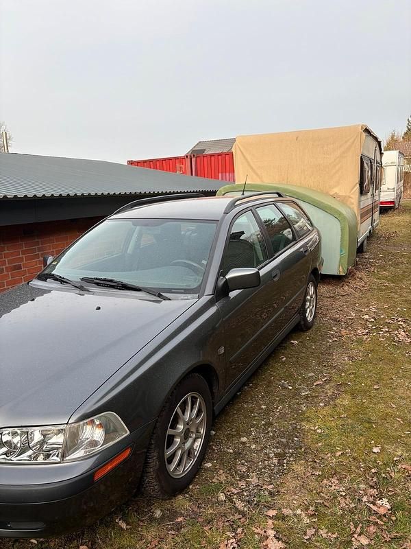 Gebraucht Volvo V40 116 PS (85 kW) 2001 Grau Kombi