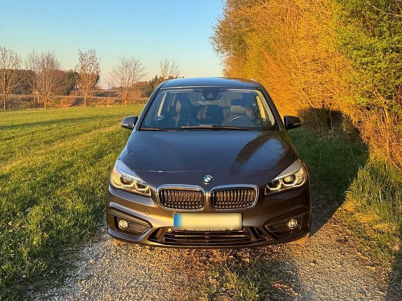 Gebraucht BMW 220 Luxury Line 192 PS (141 kW) 2016 Grau Kombi