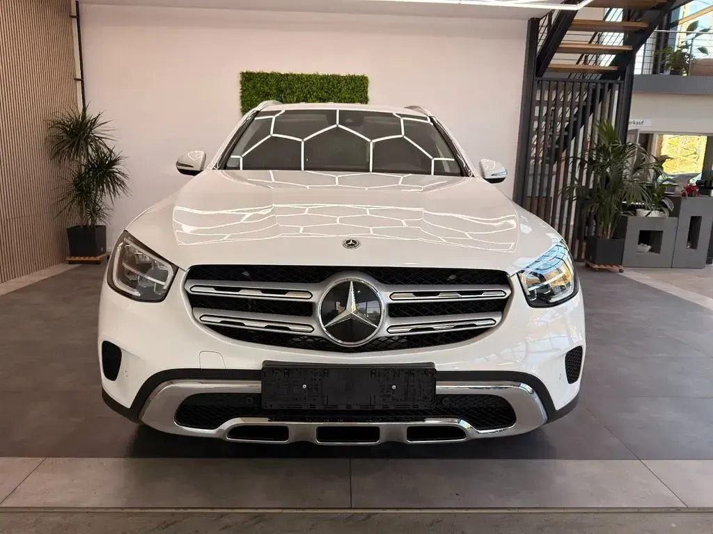 Gebraucht Mercedes GLC300e 320 PS (235 kW) 2020 Weiß SUV